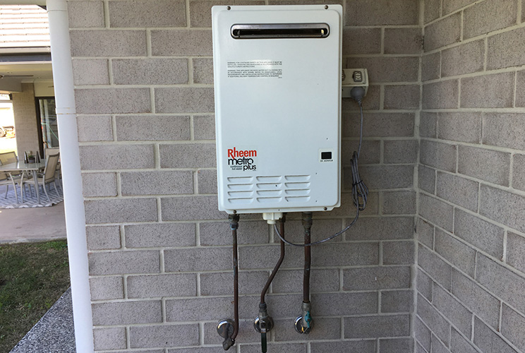 Gas vs Electric instant hot water system 2